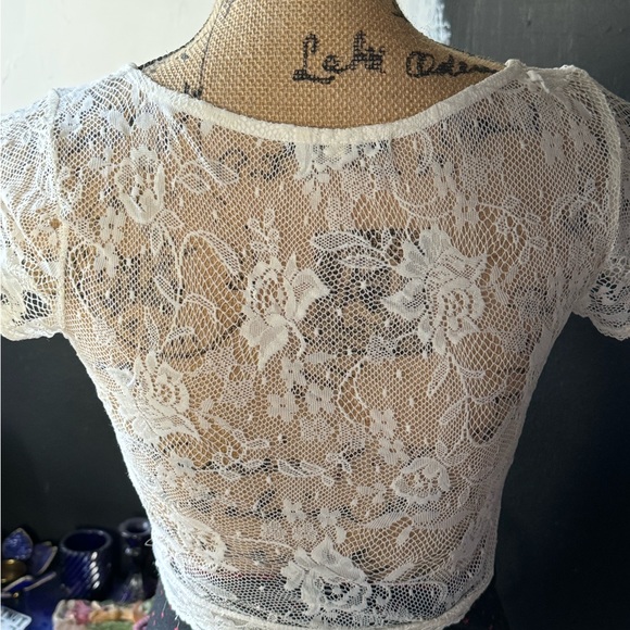 Rosette by be cool vintage lace crop top - Picture 2 of 3